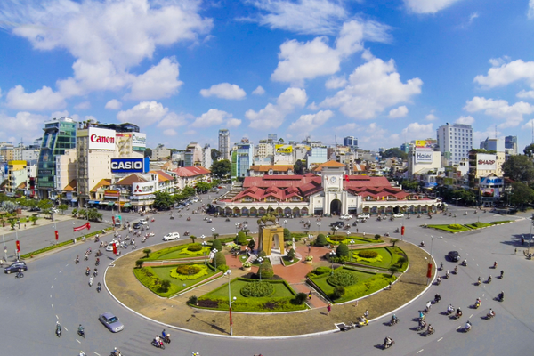 Ben Thanh Market daytime vietnam city tour