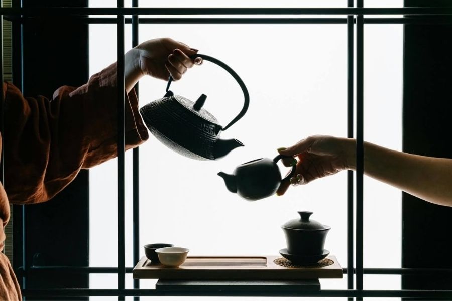 Common Mistakes When Interpreting Asian Hospitality