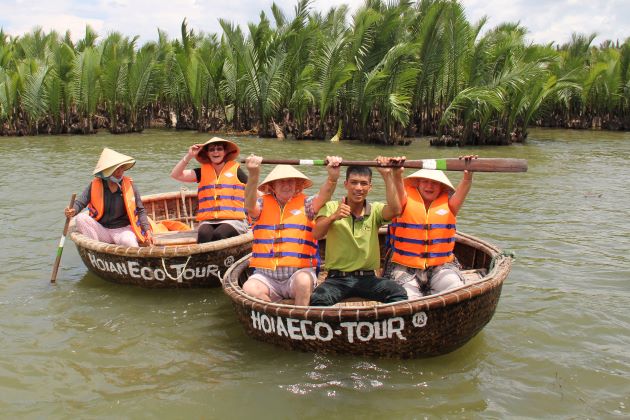 bamboo basket boats in hoi an luxury travel company in vietnam