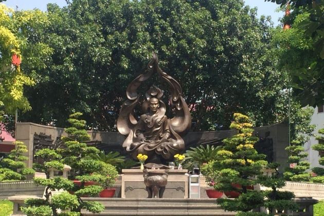 burning monk statue in saigon