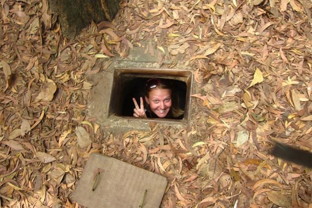 explore cu chi tunnels