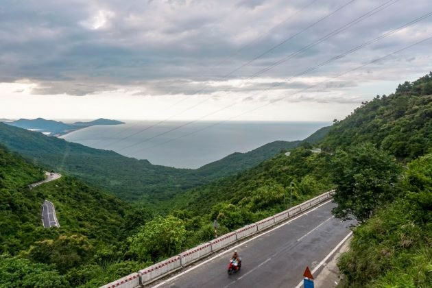 hai van pass from danang to hue