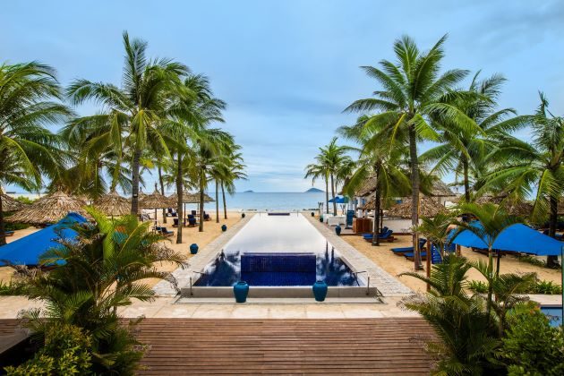 hoi an luxury beach resort for honeymoon package
