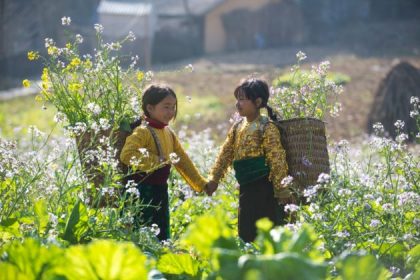 local children in sapa