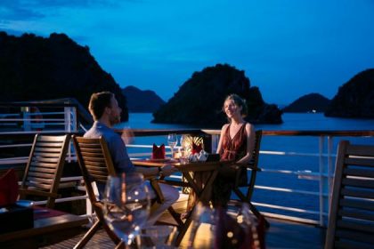 luxurious dinner in halong bay vietnam honeymoon vacation