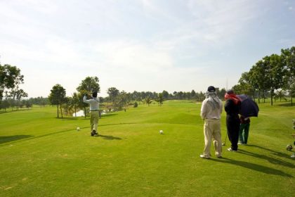 play golf at vietnam country and golf club