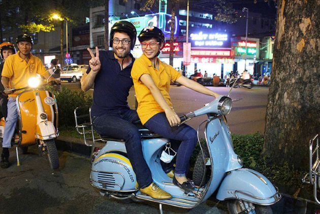 saigon vespa tour after dark