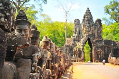 south gate of angkor thom