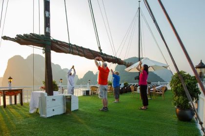 tai chi lesson at halong bay