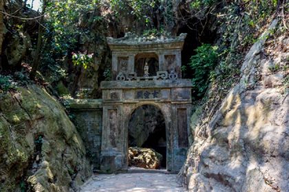 the gate at marble mountain in hoi an