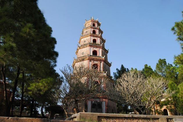 thien mu pagoda in hue vietnam