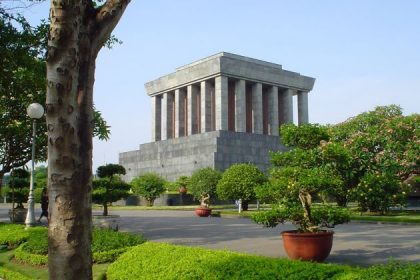 visit ho chi minh mausoleum