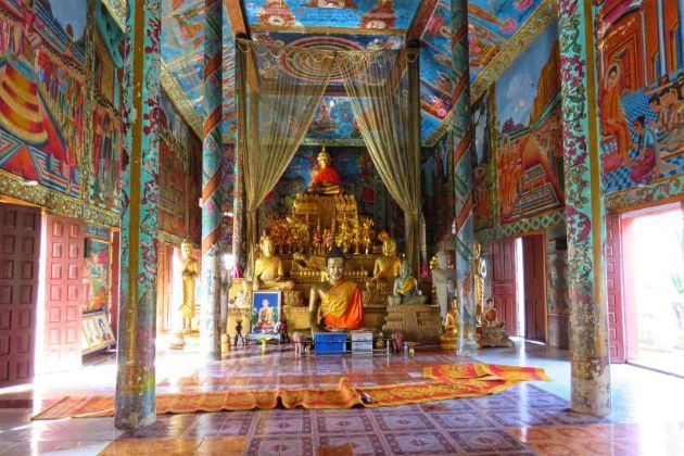 visit inside Wat Hanchey